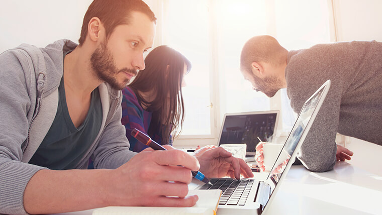 SaaS Intranet Software Vs Self Hosted Intranet Software